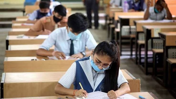 महाराष्ट्र: इयत्ता १२ वी च्या गणित विषयाची परीक्षा पुन्हा घेतली जाणार नाही, राज्य शिक्षण मंडळाचे स्पष्टीकरण