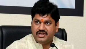 Delayed Resignation: How Munde’s Exit Impacts Mahayuti and NCP’s Image