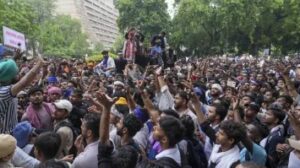 Jantar Mantar Protest Live: Delhi Police Barricade Roads, Protesters Continue Sit-In