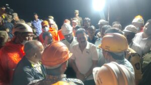 मोशी येथील दुर्घटनेतील नागरिकांना बाहेर काढण्यासाठी युद्धपातळीवर कार्यवाही सुरू – आपत्ती व्यवस्थापन मंत्री
