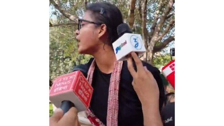 Delhi Protest: Neha Bora, Yogendra Yadav Detained on Day 2 of Anti-CEC Protest at Jantar Mantar
